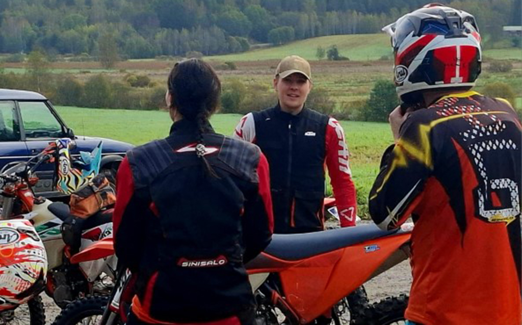 Endurosafarit - Pois Tieltä!