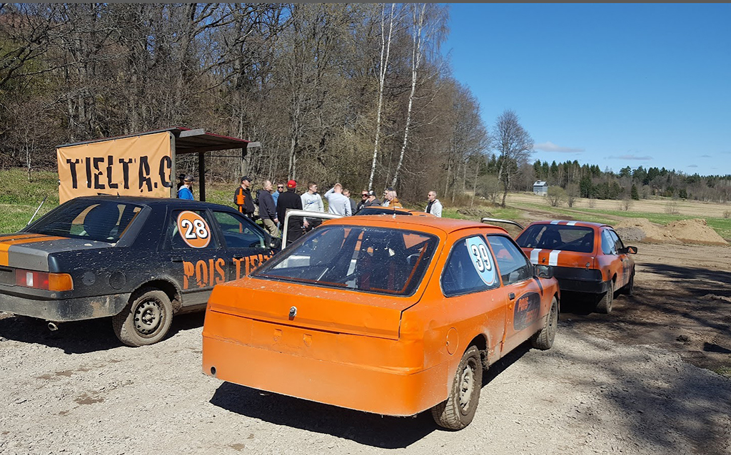 Peltoautoralli - Pois Tieltä!