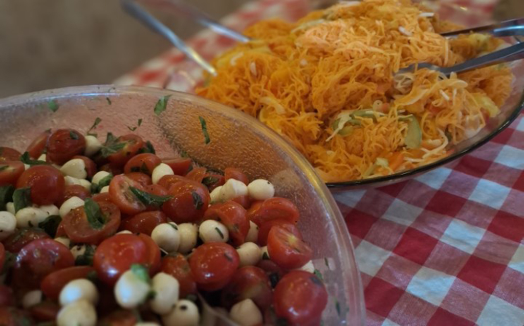 Ruokailu - Pois Tieltä!